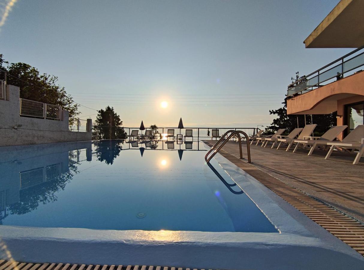 Siora Leni Hotel Benitses  Exterior foto